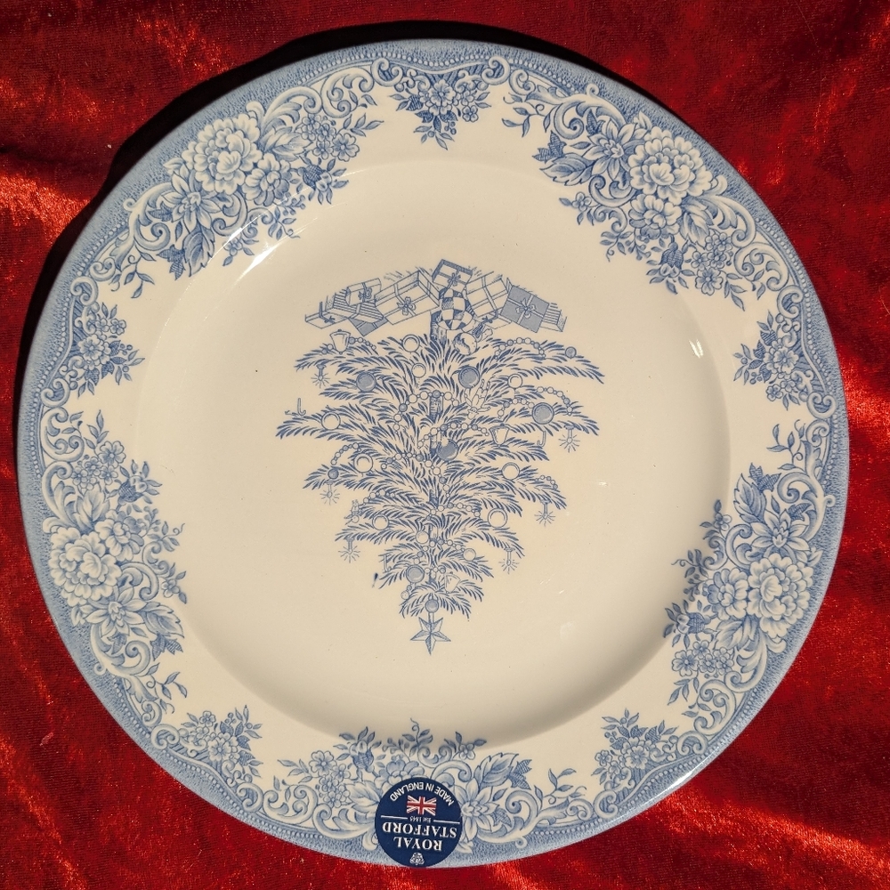 Royal Stafford Classic Blue and White Dinner Plate